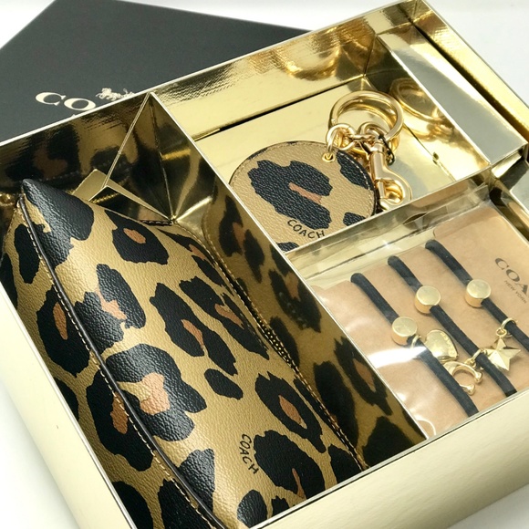 COACH Boxed Leopard Print Cosmetic Gift Set NWT - Picture 2 of 6